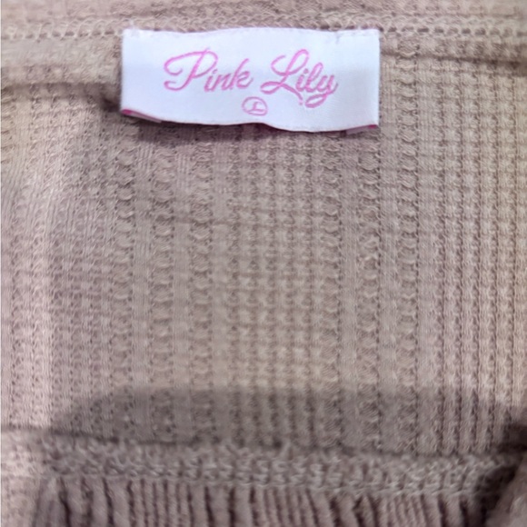 Pink Lily Top - Picture 2 of 2